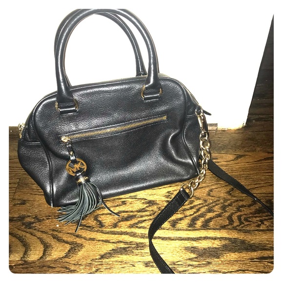 Michael Kors Handbags - Michael Kors Crossbody